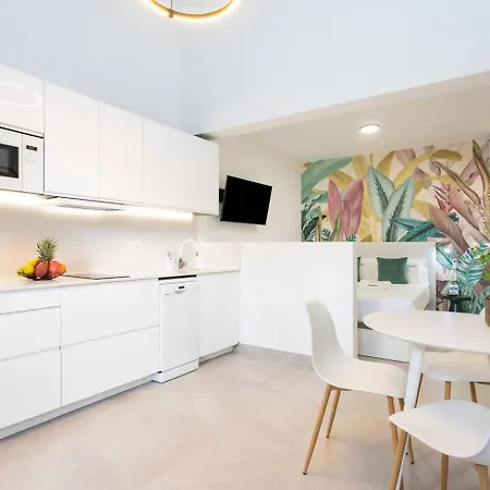 Sunnyland Teresitas Beach Apartment