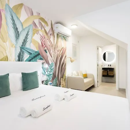 Sunnyland Teresitas Beach Apartment *